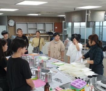 홀몸노인 방문봉사 천연비누 만들기(10.26) 이미지