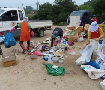 사랑을 나누는 주주이웃돌봄마을 &#034;자원모으기행사&#034; 이미지