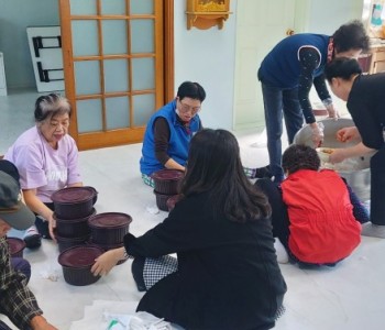 10월 평천5리 이웃사랑반찬 나눔 봉사 실시 이미지
