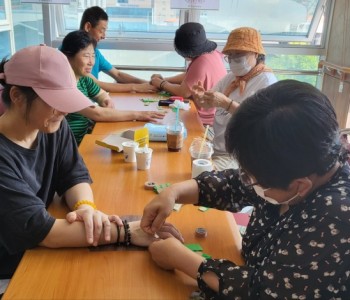 수지침 전문봉사단 정기봉사활동 운영(6.19) 이미지